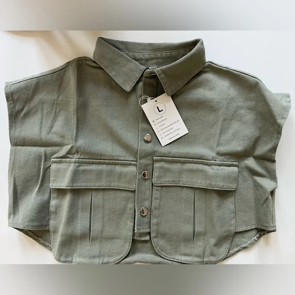 Cropped Button Down Collared Sleeveless Loose Denim Top with Pockets - Picture 2 of 3